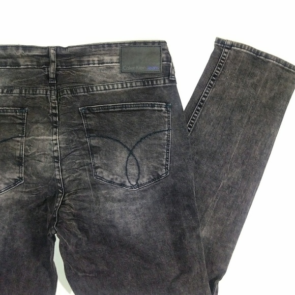 🚺NWOT CALVIN KLEIN Ultimate Skinny Ankle Jeans - Picture 4 of 8